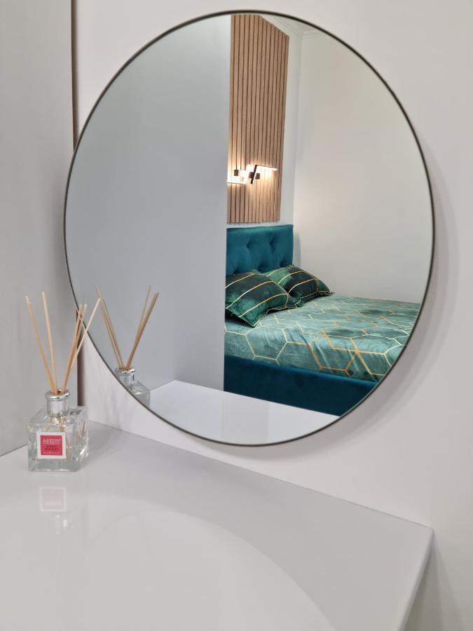 15. Little Studio Apartment Bucureşti Ngoại thất bức ảnh