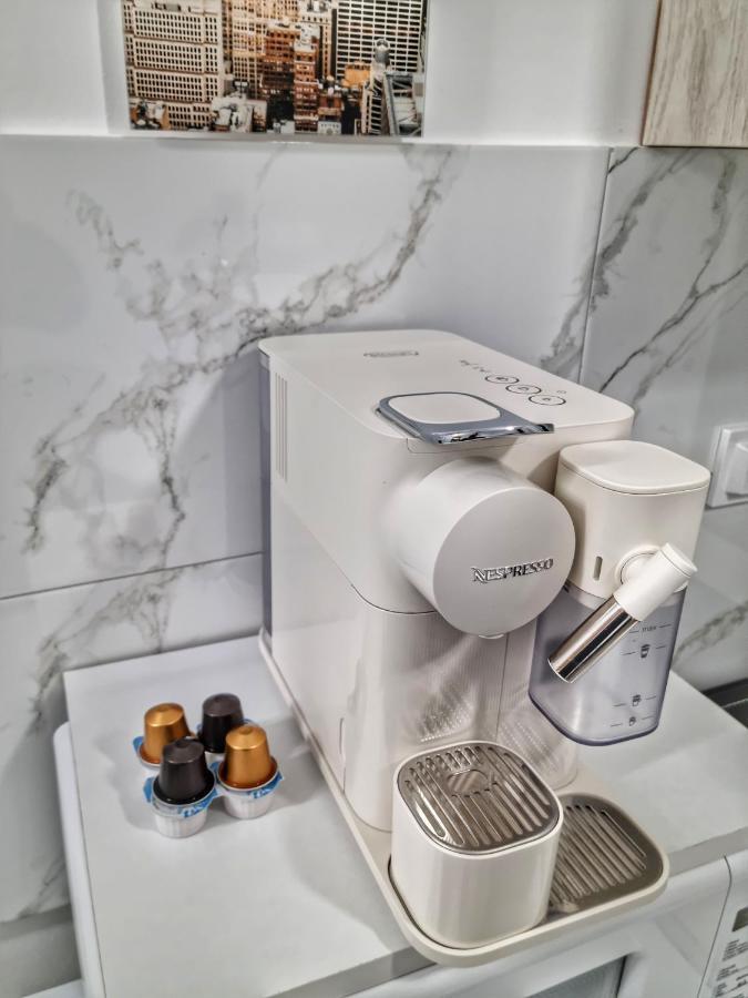 15. Little Studio Apartment Bucureşti Ngoại thất bức ảnh