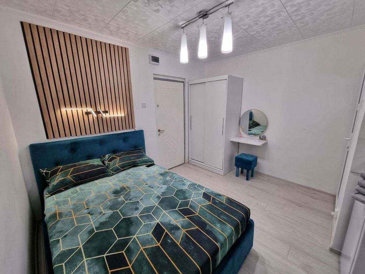 15. Little Studio Apartment Bucureşti Ngoại thất bức ảnh
