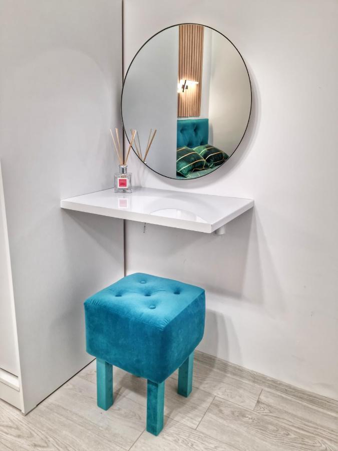 15. Little Studio Apartment Bucureşti Ngoại thất bức ảnh