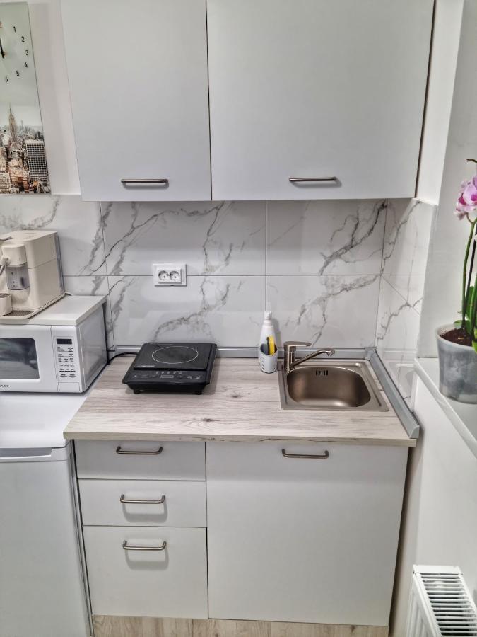 15. Little Studio Apartment Bucureşti Ngoại thất bức ảnh