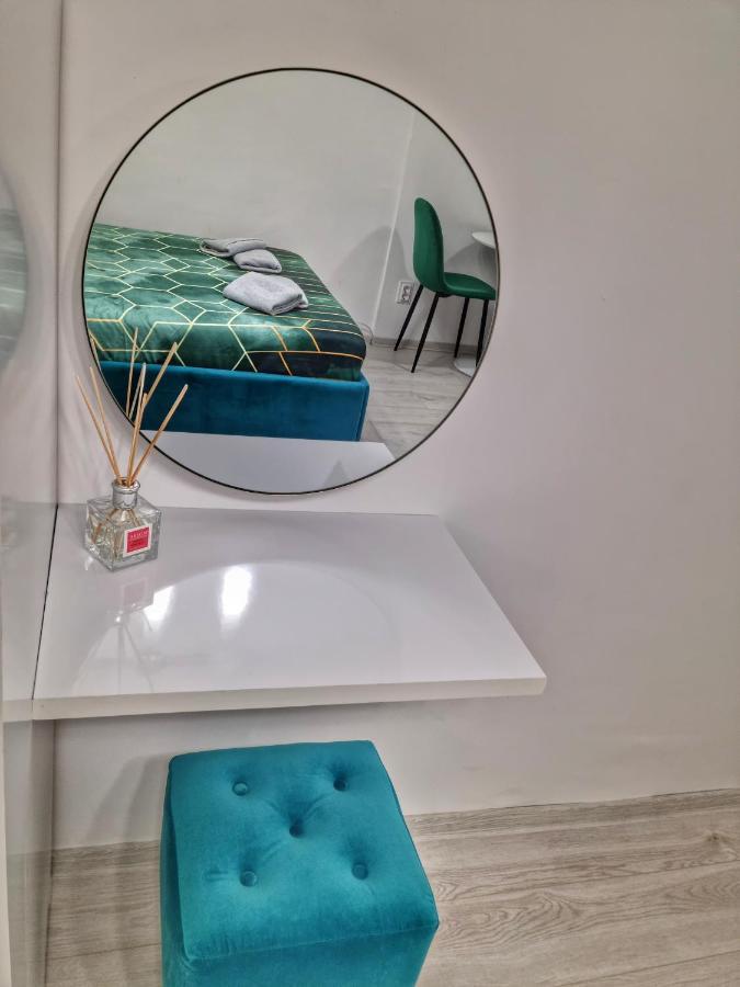 15. Little Studio Apartment Bucureşti Ngoại thất bức ảnh